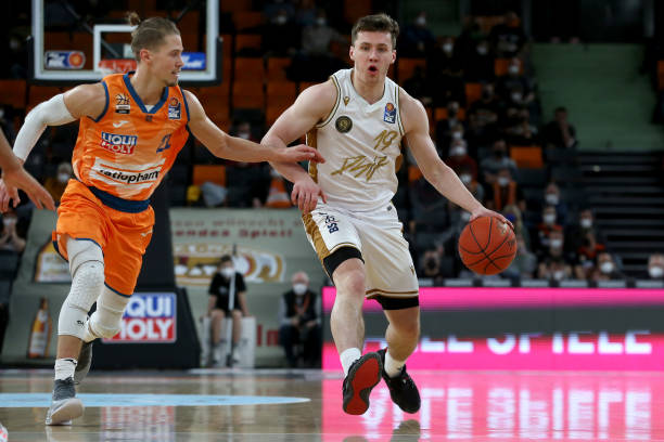 评论员纷纷 评论员纷纷