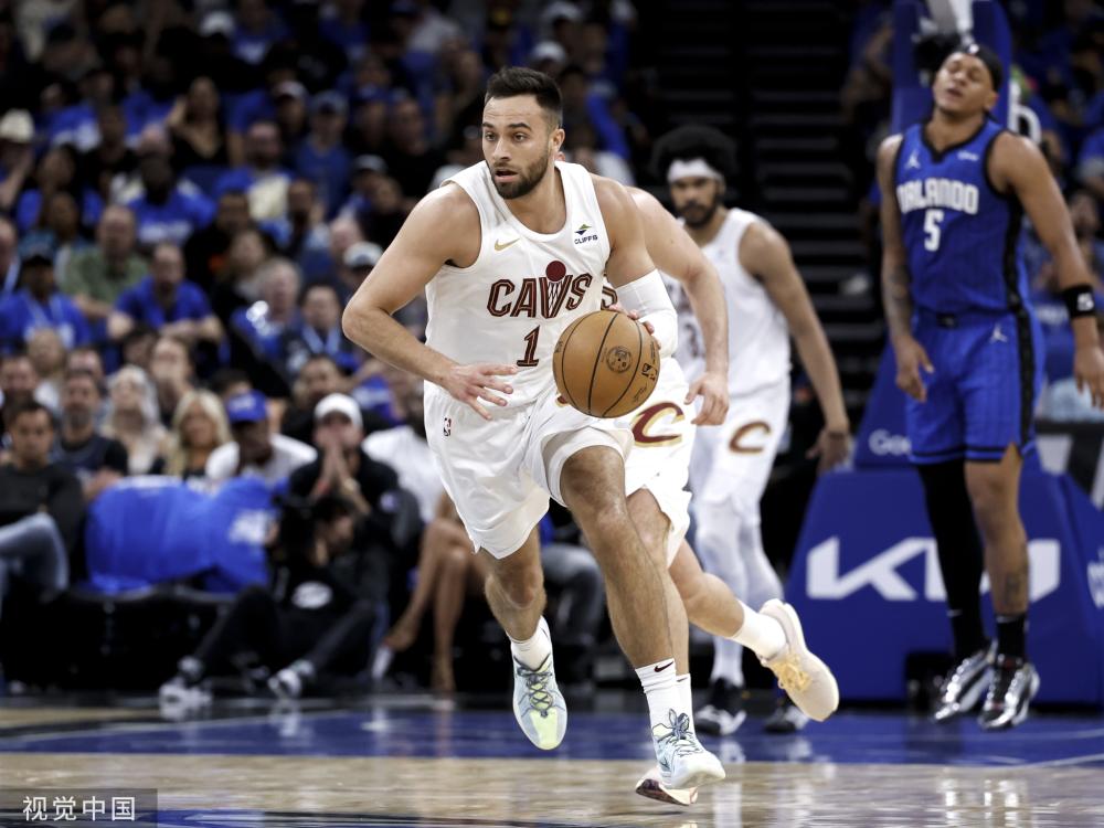 队进攻线的 队进攻线的